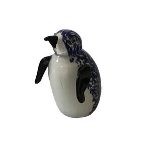 Dynasty Gallery Swirl Glass Penguin Paperweight 4" X 2"